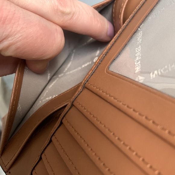 ❌SOLD❌ Authentic Michael Kors passport and credit card holder - like new - Picture 8 of 17